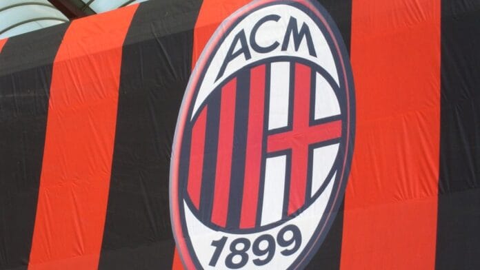 Milan - Junior Firpo