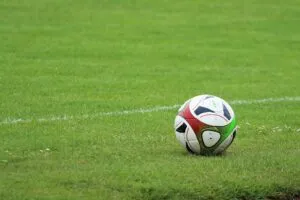 ball-4294292_1920-300x200 Serie C/B, Arezzo-Gubbio: Bucchi cerca la fuga, Di Carlo sogna il colpo.