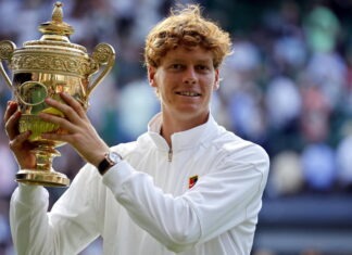 Wimbledon: Jannik Sinner piega l’eroica resistenza del serbo Kecmanovic solo al 5to set e con ben 31 ace realizzati