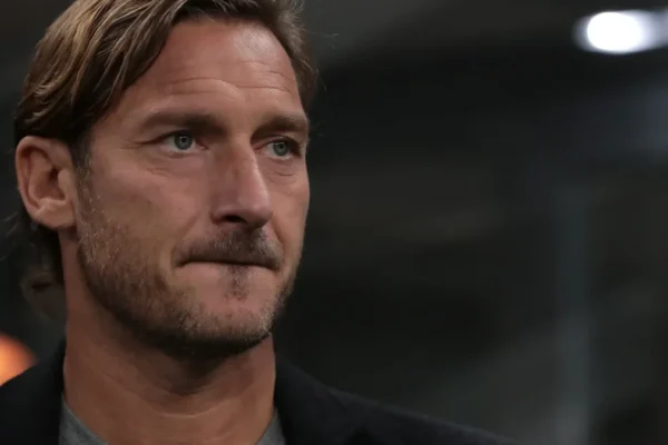 Totti e la numero 10 della Roma a Dybala. Il retroscena