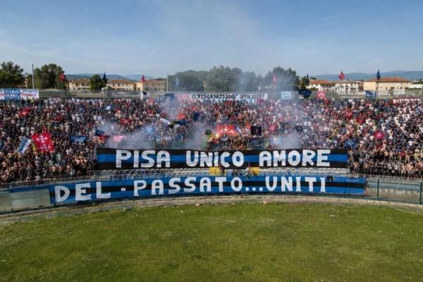 Juve Stabia-Pisa, paura per Bozhinov: malore in campo