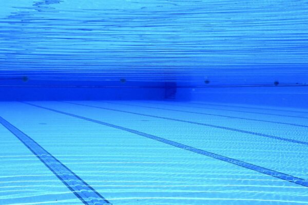 Nuoto World Aquatics 2026: Razzetti due podi, Kornev record